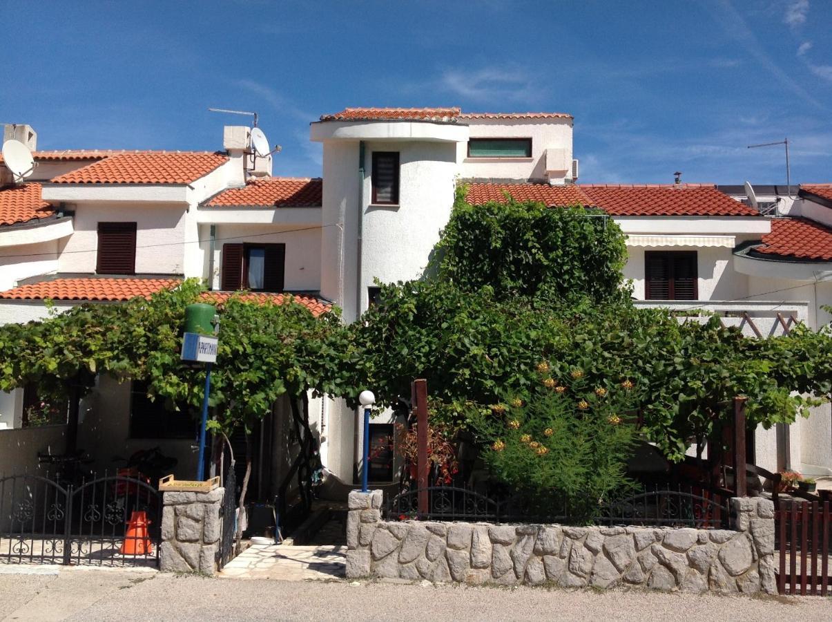 Apartmani Marko Baška Exterior foto